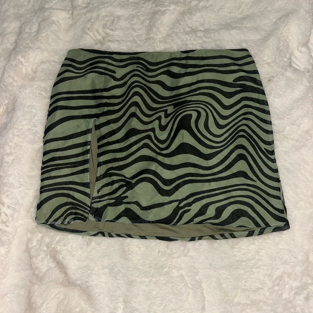 Beginning boutique mini skirt